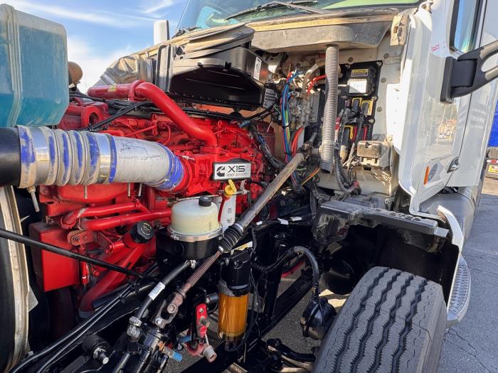 2020 Peterbilt 579-8