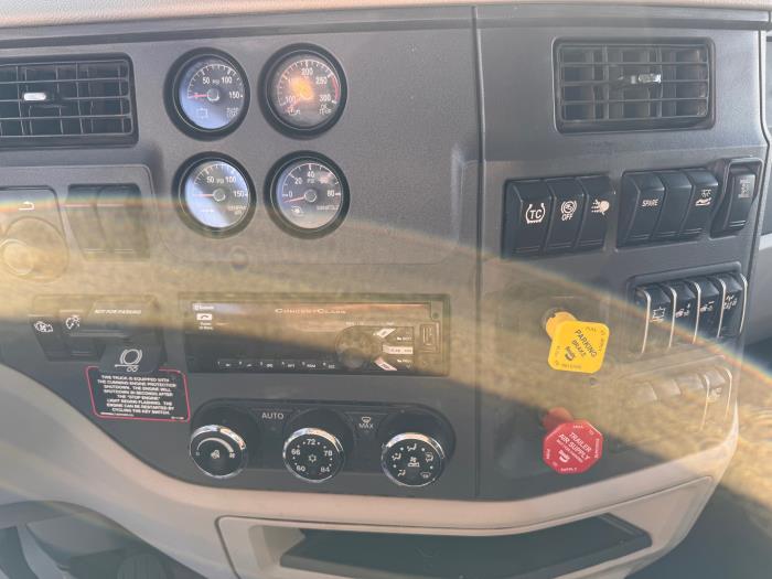 2020 Peterbilt 579-12