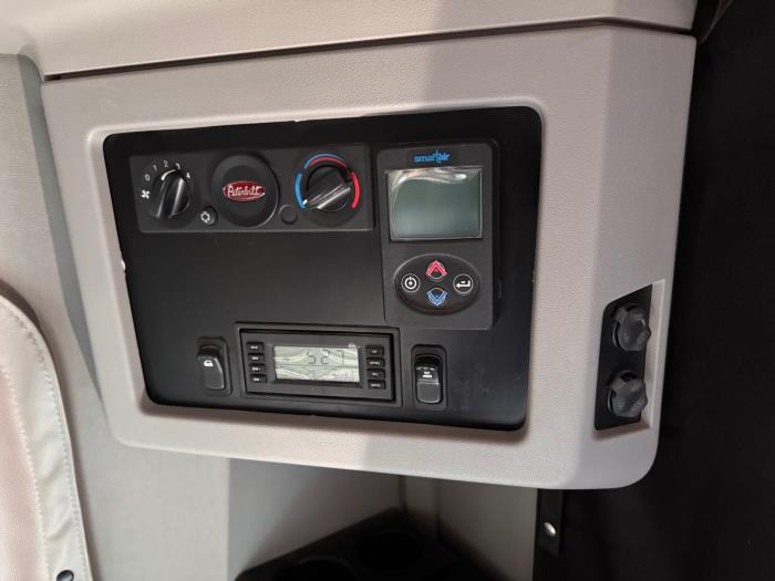 2020 Peterbilt 579-16