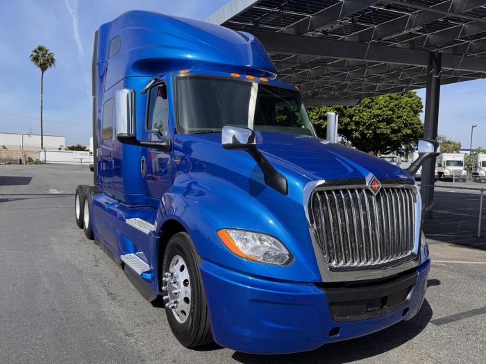 2022 International LT625-3