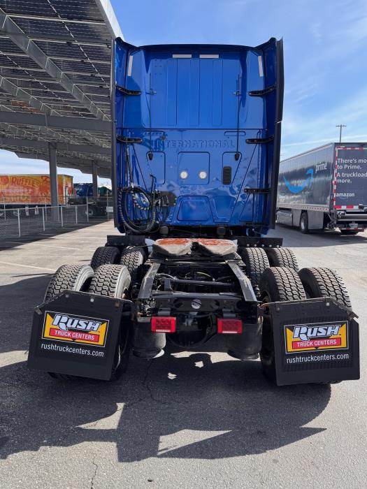 2022 International LT625-6