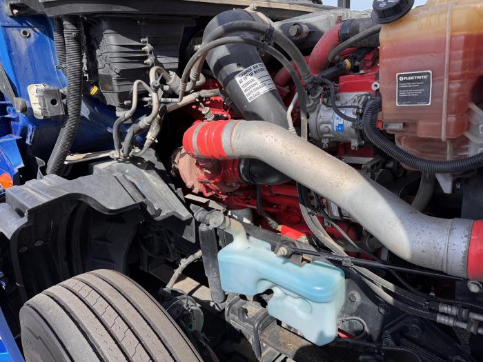 2022 International LT625-10