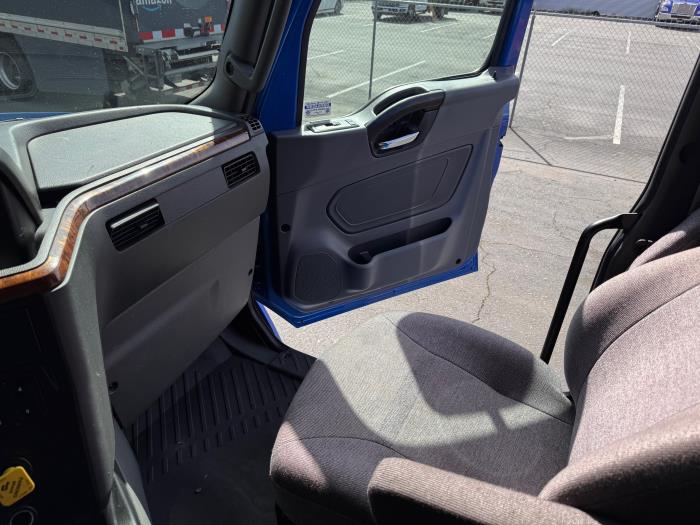 2022 International LT625-15