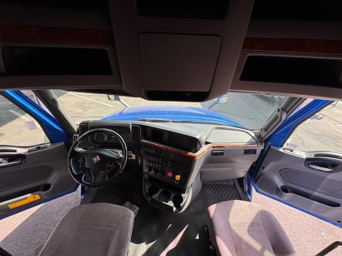 2022 International LT625-18