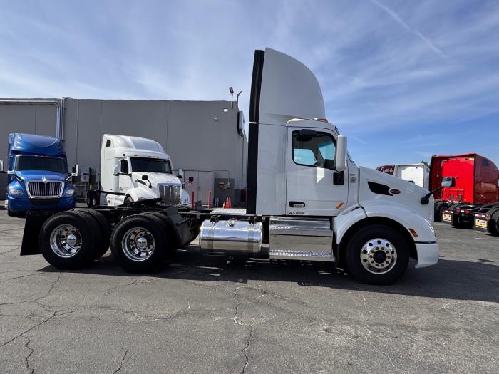 2021 Peterbilt 579-4