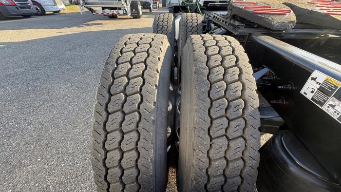 2021 Peterbilt 579-27