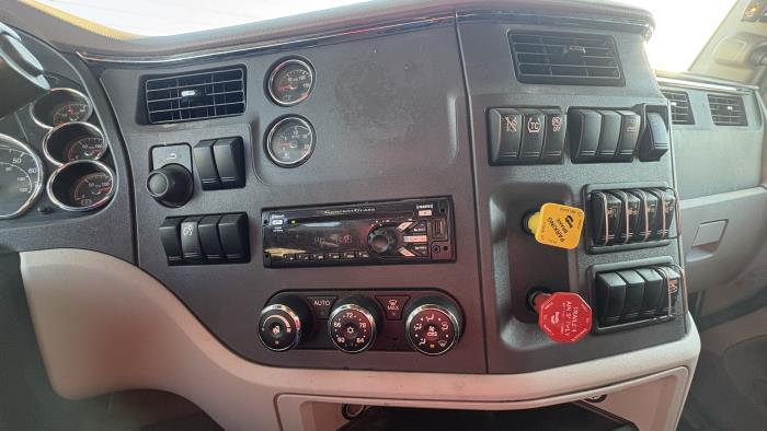 2021 Peterbilt 579-19