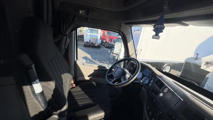 2021 Peterbilt 579-22