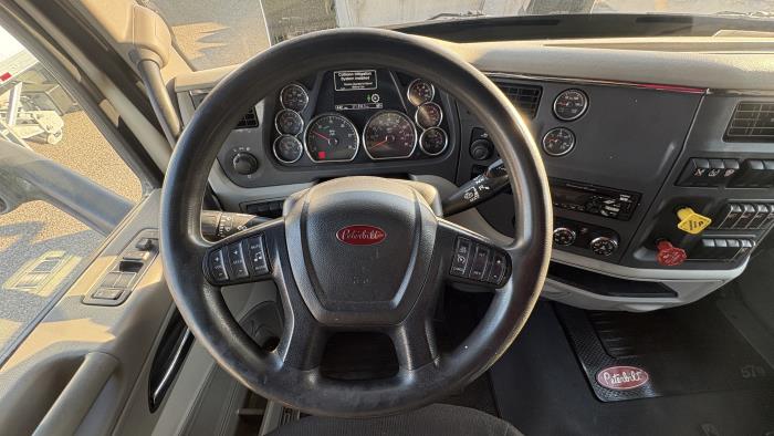 2021 Peterbilt 579-20