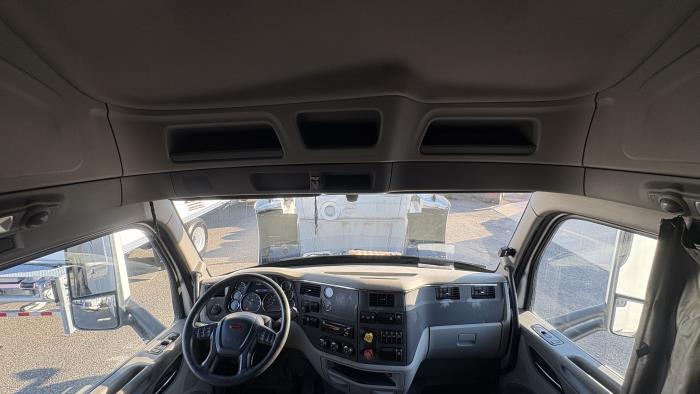 2021 Peterbilt 579-17