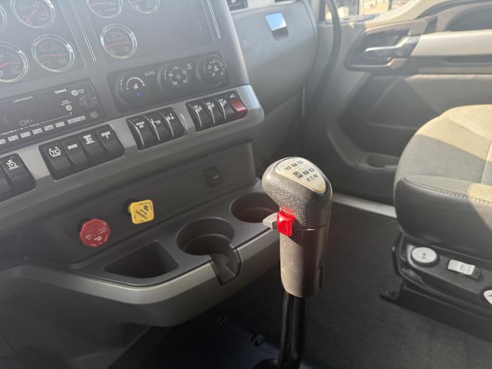 2021 Kenworth T680-2