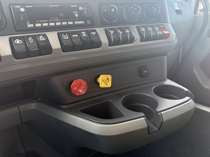 2021 Kenworth T680-3