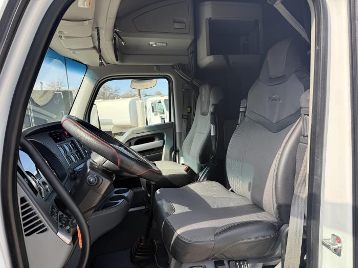 2021 Kenworth T680-19