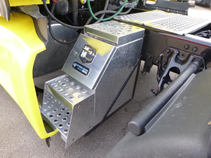 2021 Kenworth T680-28