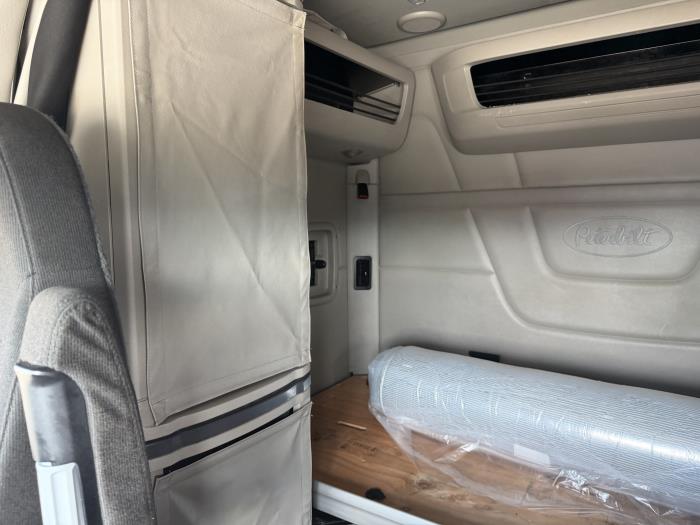 2020 Peterbilt 579-27