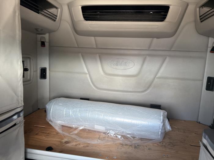 2020 Peterbilt 579-28