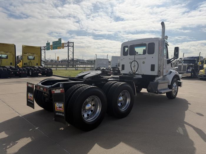 2020 Peterbilt 567-4