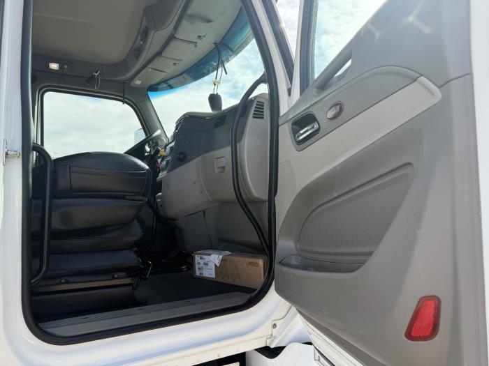 2020 Peterbilt 567-20