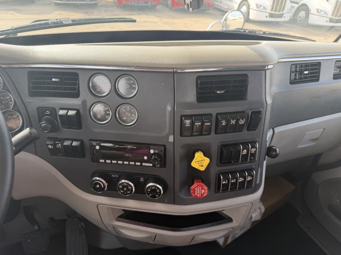 2020 Peterbilt 567-27