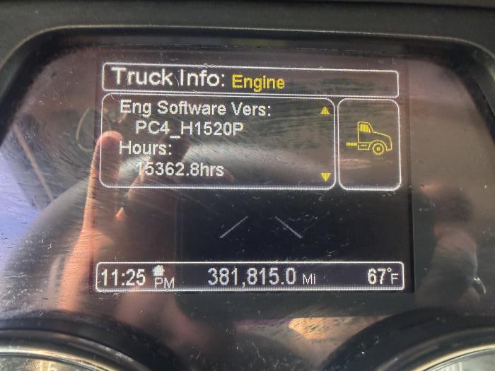 2020 Peterbilt 567-30