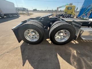 2027 Peterbilt 589-2