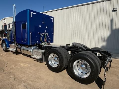 2027 Peterbilt 589-4