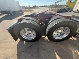 2027 Peterbilt 589-3