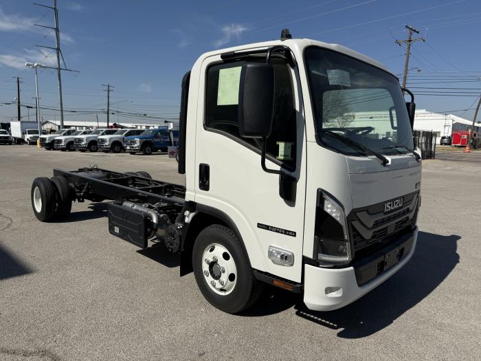 2026 Isuzu NPR-HD-6