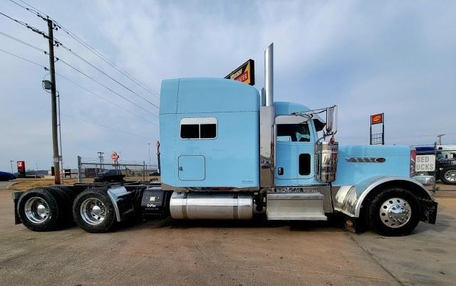 2021 Peterbilt 389-5