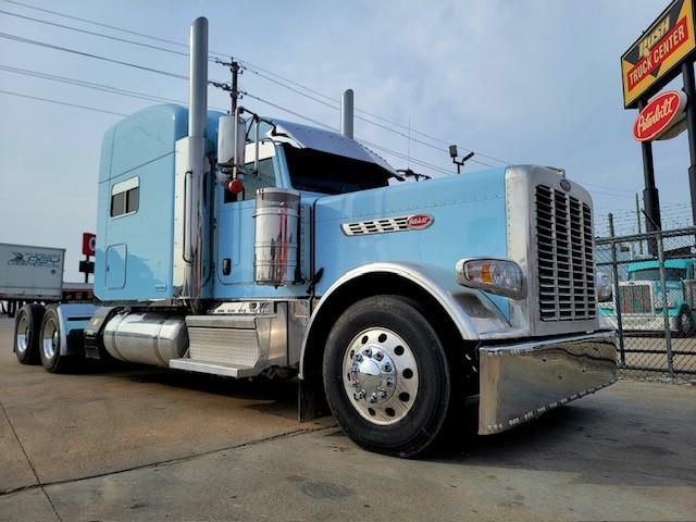 2021 Peterbilt 389-2