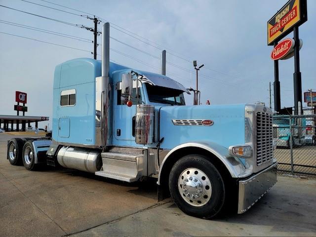 2021 Peterbilt 389-4