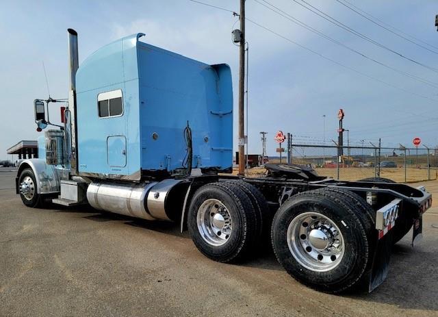 2021 Peterbilt 389-8