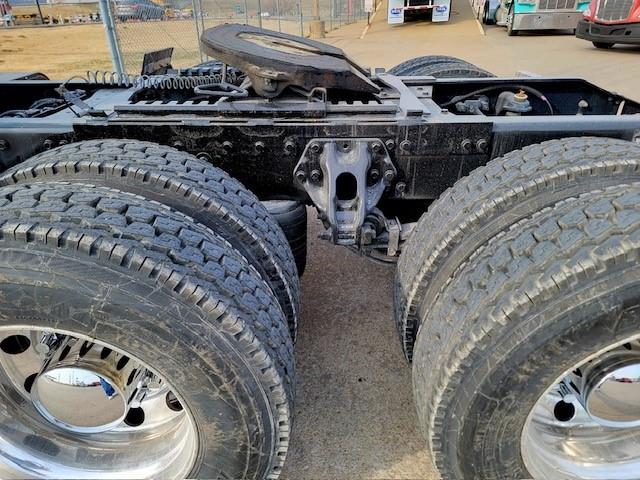 2021 Peterbilt 389-15