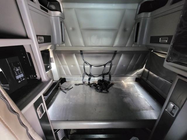 2021 Peterbilt 389-21