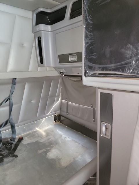 2021 Peterbilt 389-23