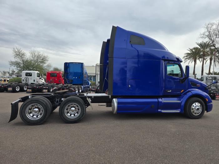 2021 Peterbilt 579-4
