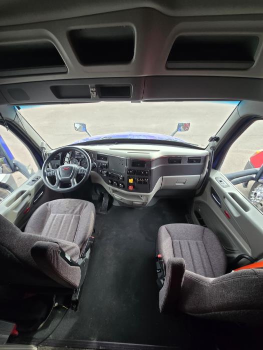 2021 Peterbilt 579-12