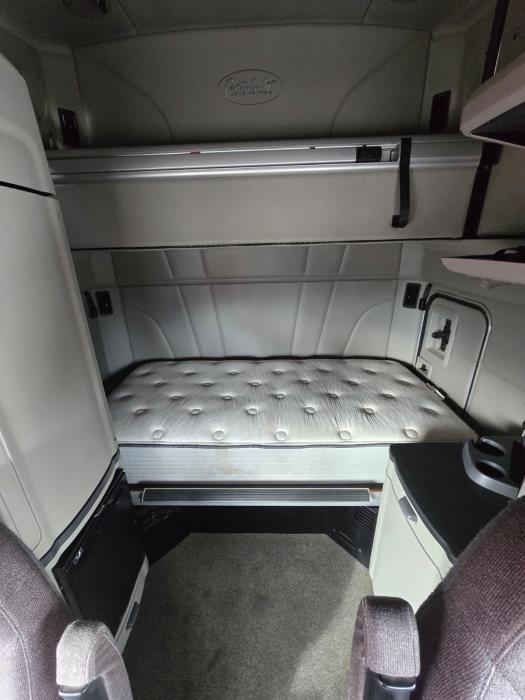 2021 Peterbilt 579-14