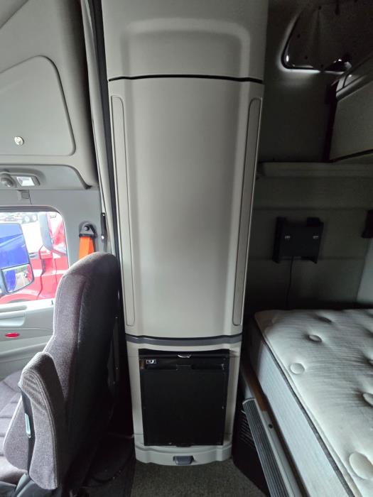 2021 Peterbilt 579-15