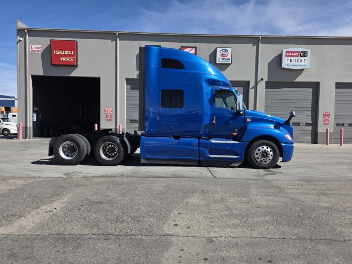 2022 International LT625-4