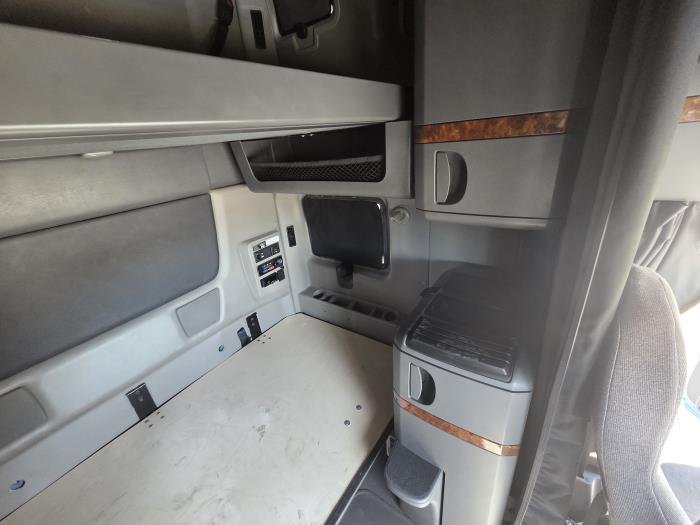 2022 International LT625-15