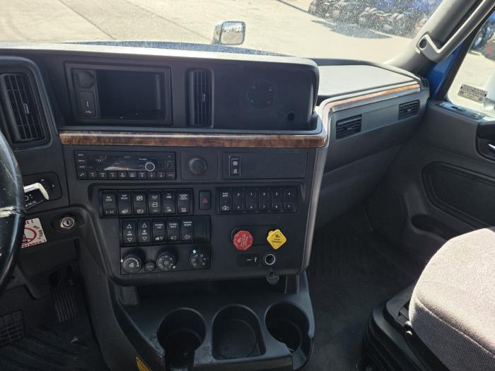 2022 International LT625-11