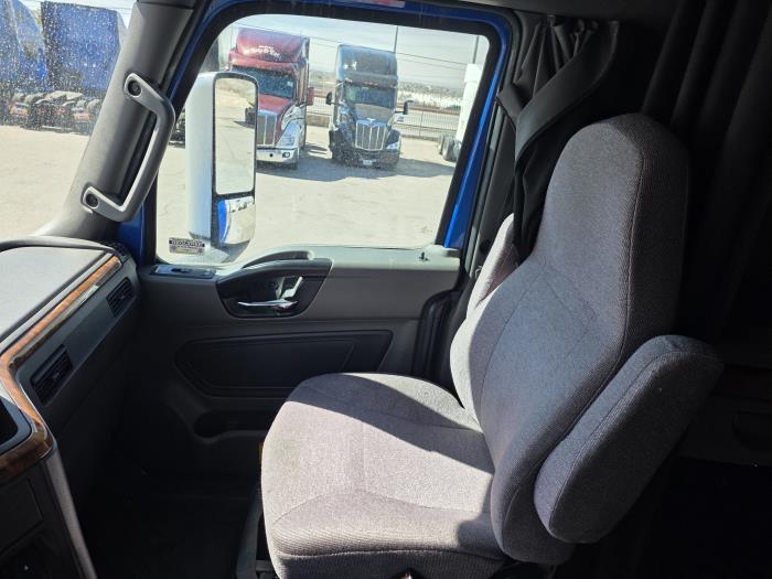 2022 International LT625-12