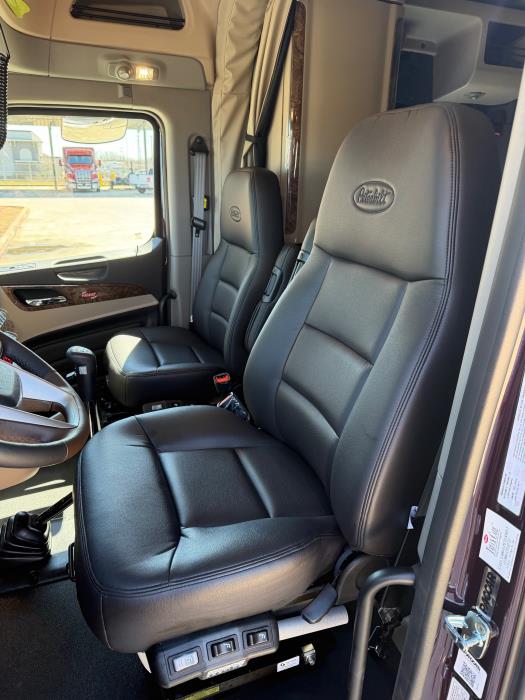 2027 Peterbilt 589-10