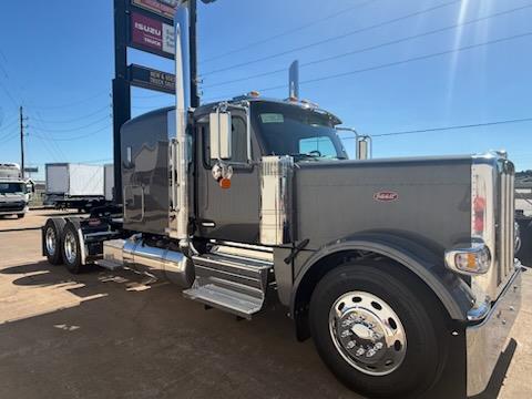 2027 Peterbilt 589-2