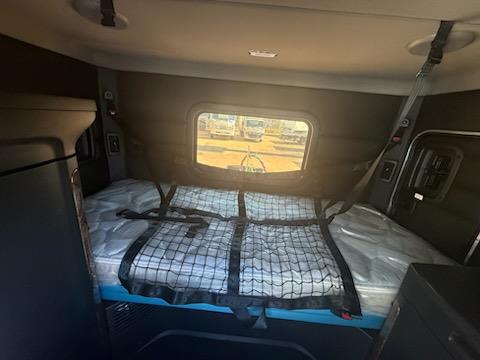 2027 Peterbilt 589-9