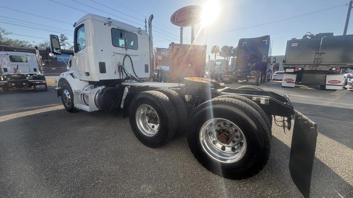 2023 Peterbilt 567-3