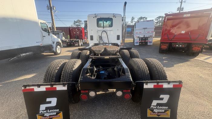 2023 Peterbilt 567-4