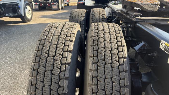 2023 Peterbilt 567-20