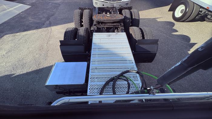 2023 Peterbilt 567-23